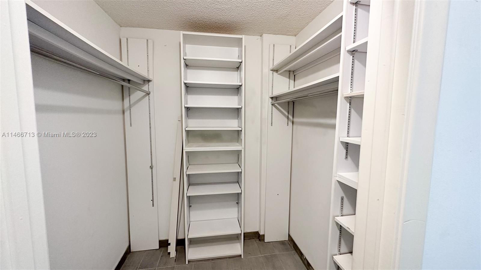 California Club Miami, FL 33179 - Photo 10 of 40