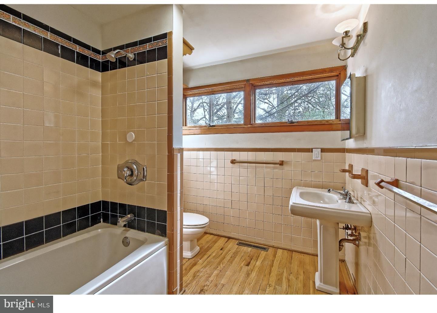 513 Yale Avenue Pitman, NJ 08071 - Photo 12 of 16 Master Bathroom