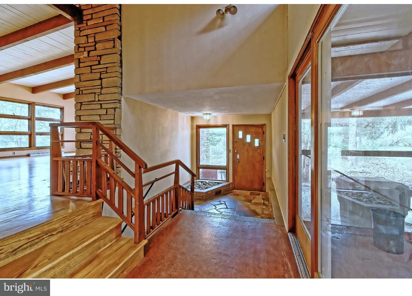 513 Yale Avenue Pitman, NJ 08071 - Photo 3 of 16 Foyer