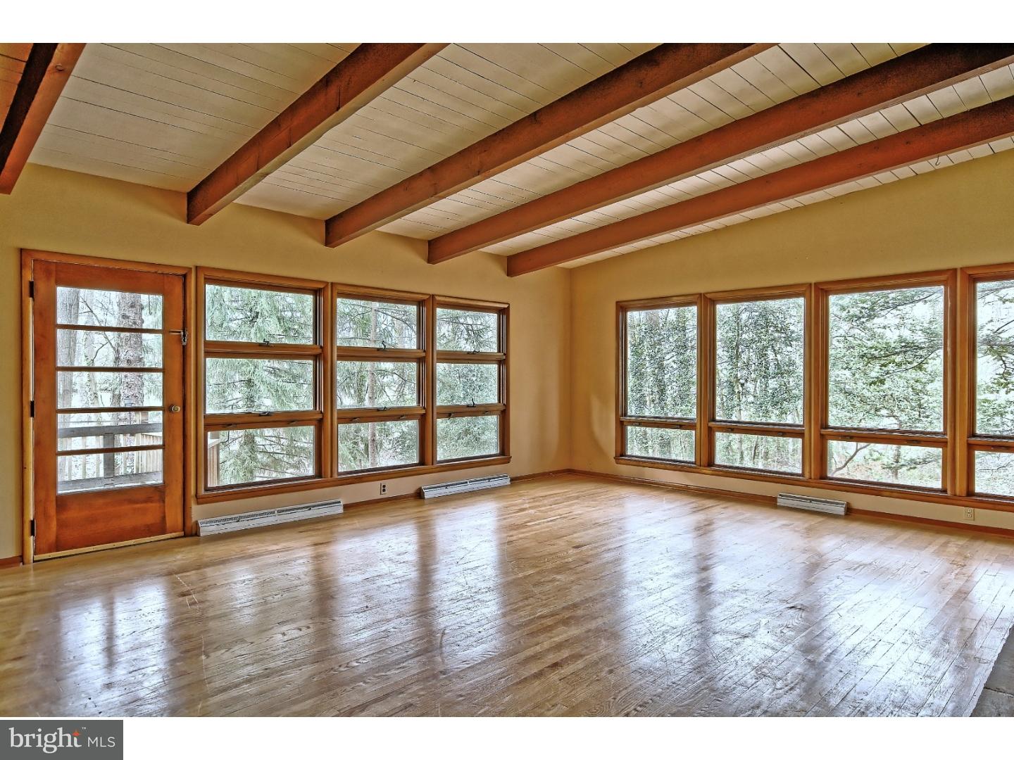 513 Yale Avenue Pitman, NJ 08071 - Photo 5 of 16 Living Room