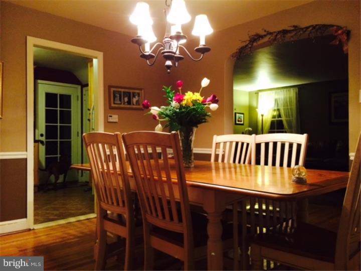 607 Prospect Road Springfield, PA 19064 - Photo 3 of 17