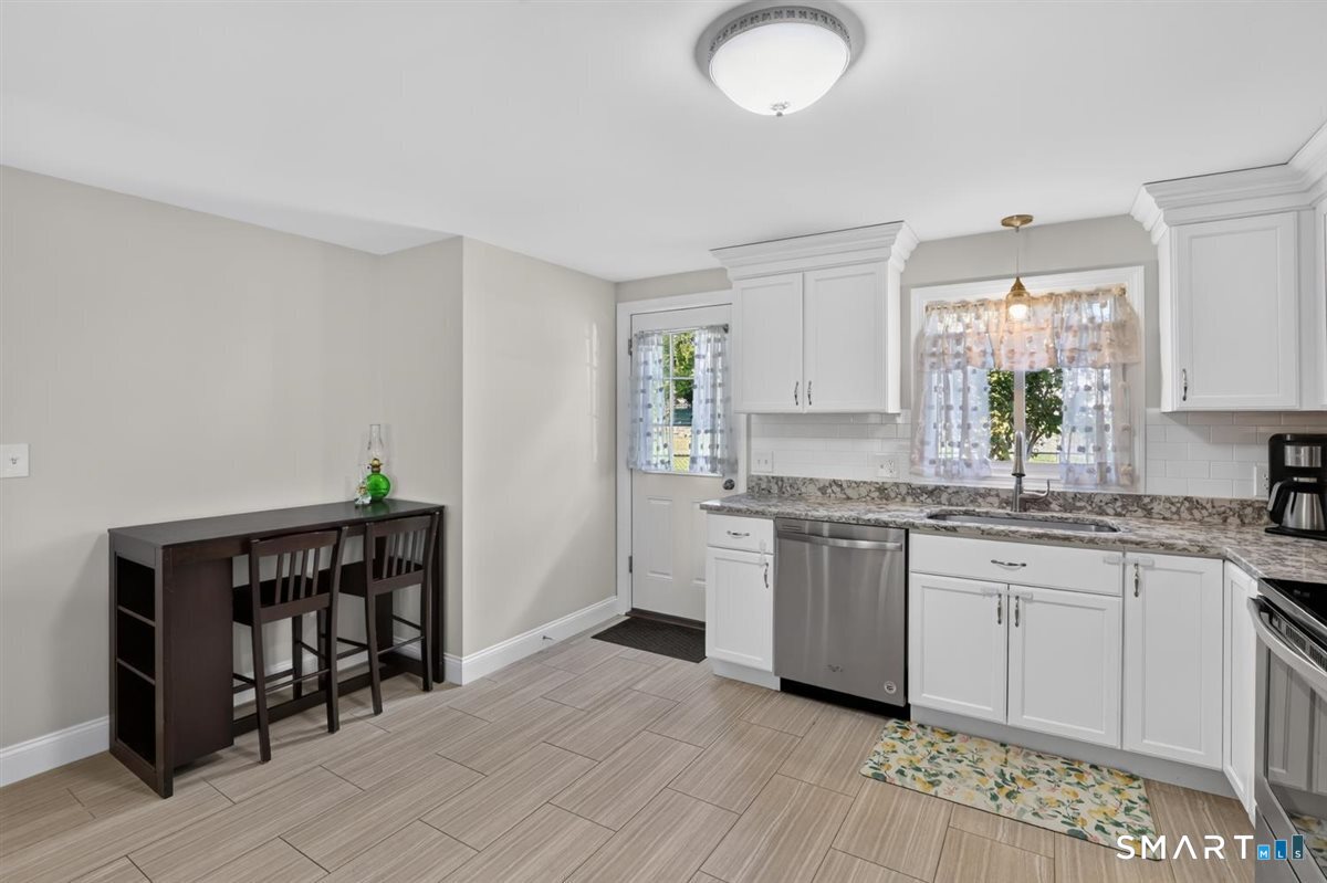 14 Gracewell Road Wethersfield, CT 06109 - Photo 12 of 30 Gallery Image 12
