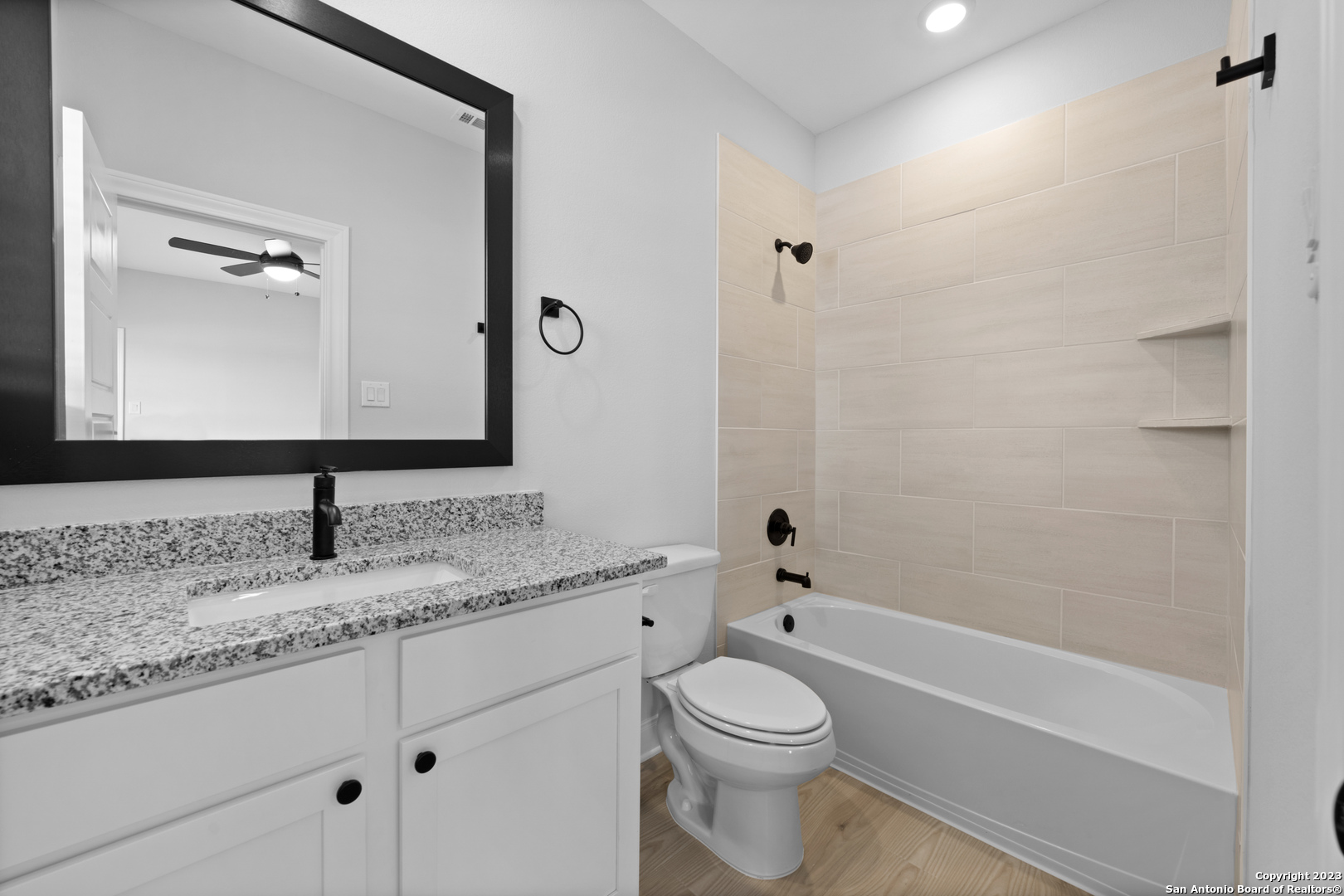 174 Azalea Alley Castroville, TX 78009 - Photo 15 of 19