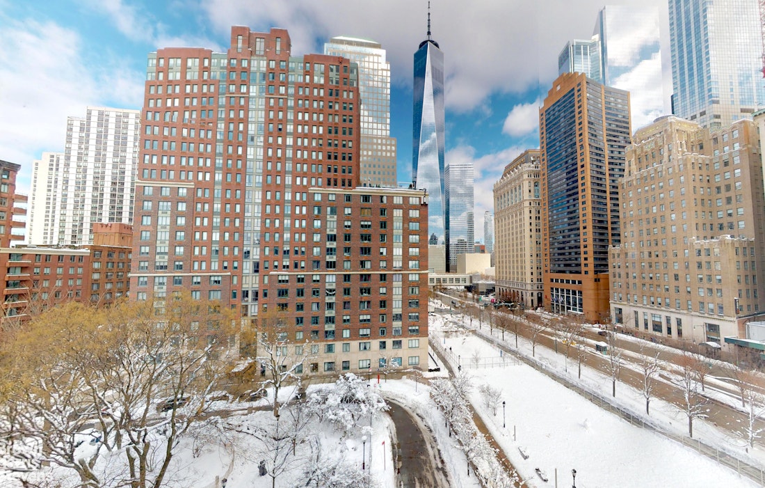 200 Rector Place, Unit 8U Manhattan, NY 10280 - Photo 6 of 25 a bathroom with a bathtub and shower