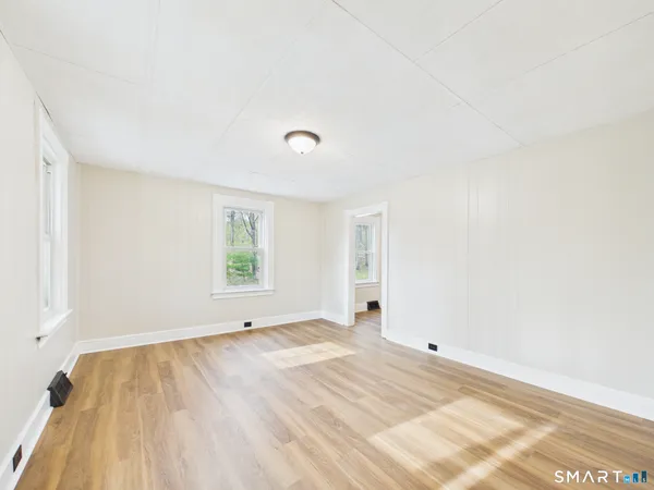 $330,000 | 654 North Main Street, Killingly, CT 06239