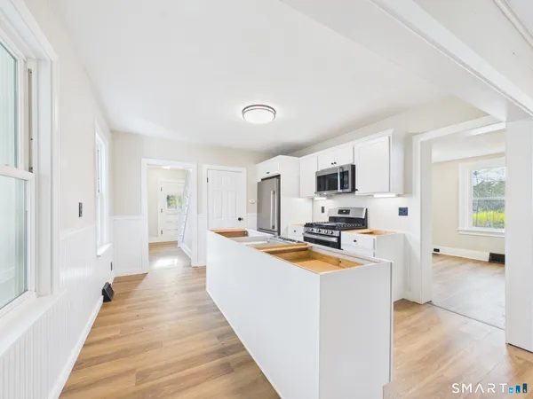 $330,000 | 654 North Main Street, Killingly, CT 06239