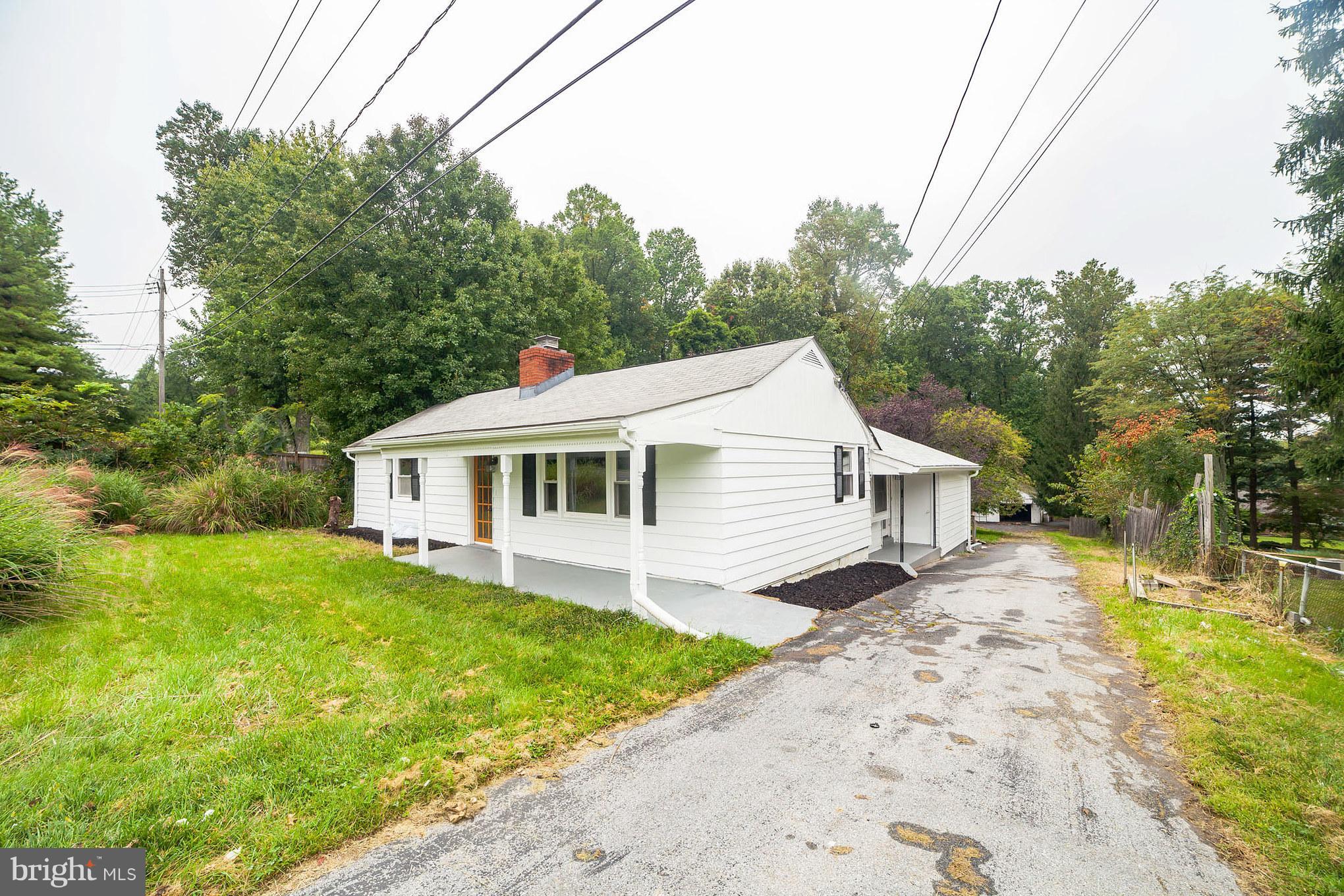 24524 Ridge Road Damascus, MD 20872 - Photo 2 of 30 Exterior (Front)
