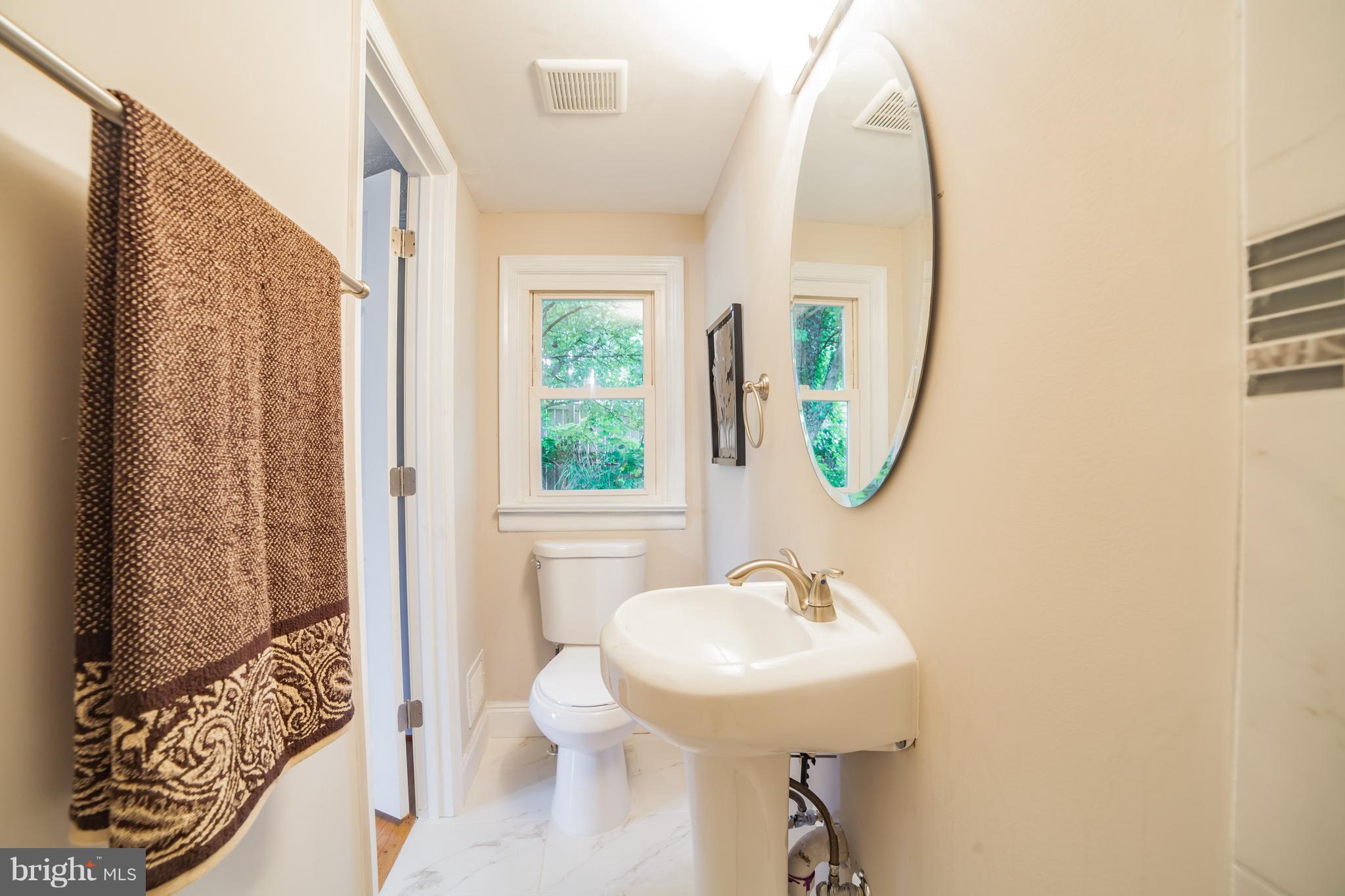 24524 Ridge Road Damascus, MD 20872 - Photo 20 of 30 Bath