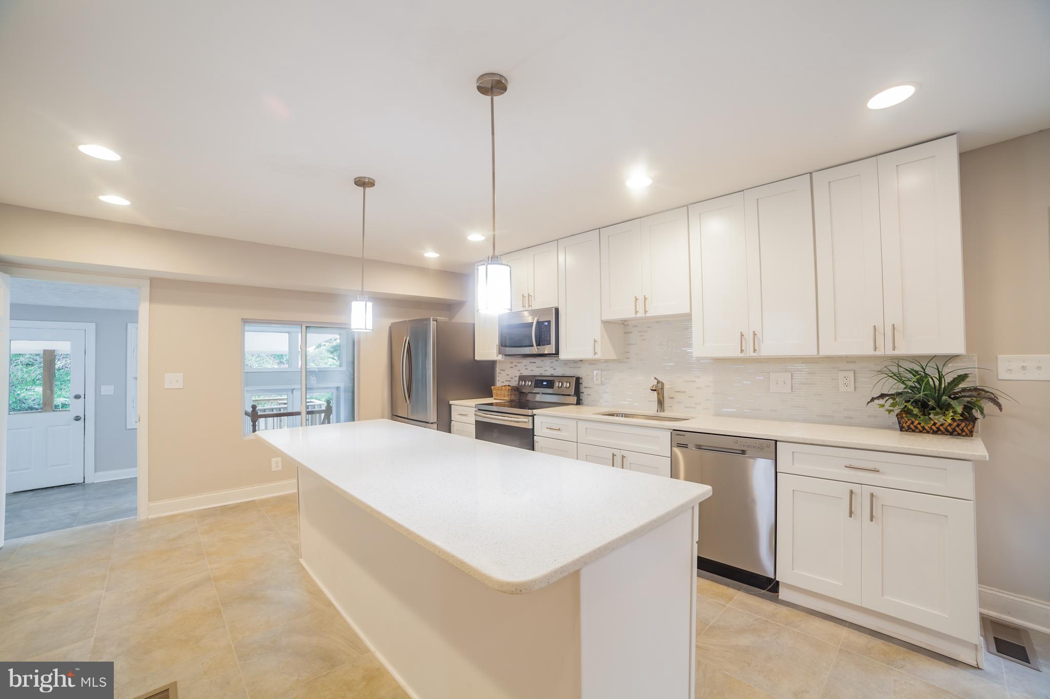 24524 Ridge Road Damascus, MD 20872 - Photo 7 of 30 Kitchen
