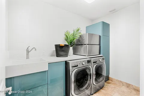 $2,350,000 | 517 Eleuthera Lane, Indian Harbour Beach, FL 32937