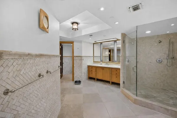 $6,900,000 | 430 Grand Bay Drive, Unit 801, Key Biscayne, FL 33149