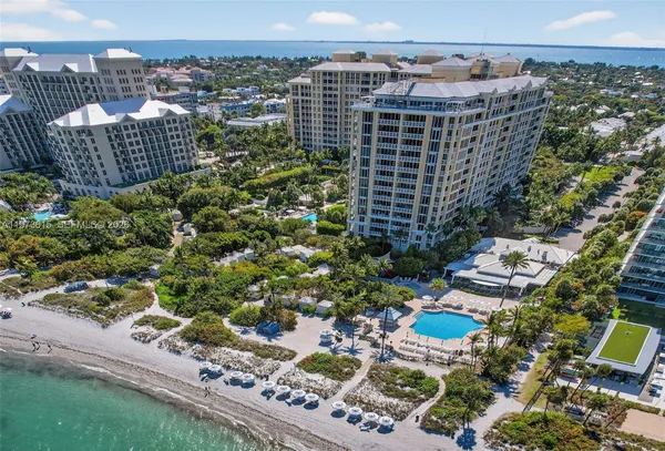 $6,900,000 | 430 Grand Bay Drive, Unit 801, Key Biscayne, FL 33149