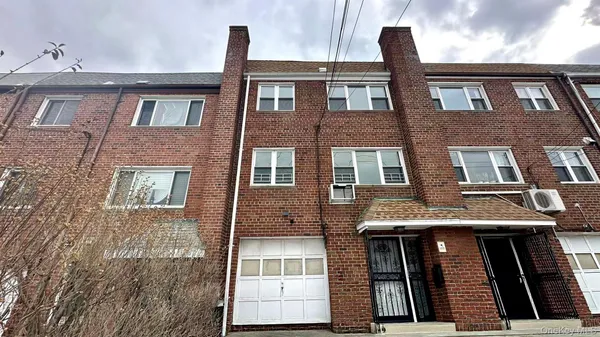 $1,800,000 | 59-09 Kissena Boulevard | Queensboro Hill