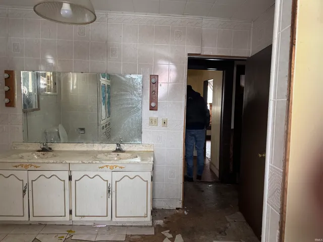 $85,000 | 401 West Brummitt Street, Owensville, IN 47665