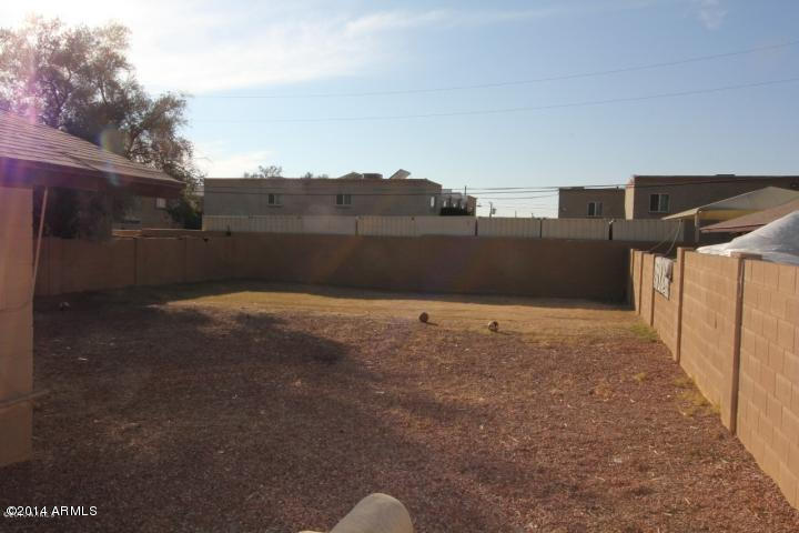 936 West Mountain View Road, Unit 14 Phoenix, AZ 85021 - Photo 4 of 10 a terrace of a house