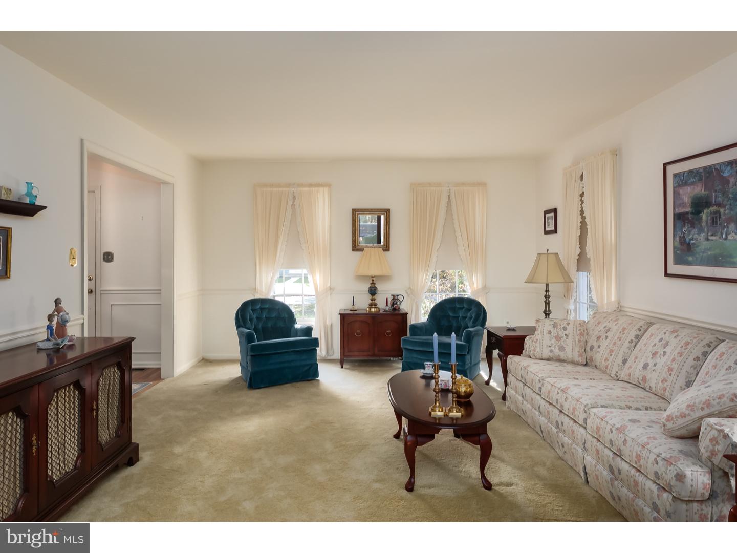 818 McKendimen Road Shamong, NJ 08088 - Photo 5 of 25 Family Room