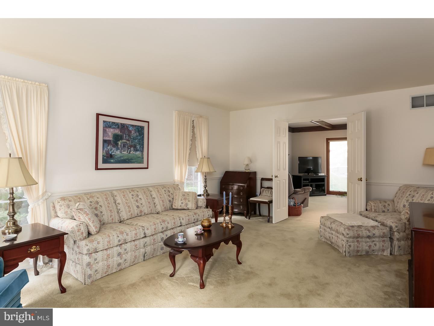 818 McKendimen Road Shamong, NJ 08088 - Photo 6 of 25 Family Room