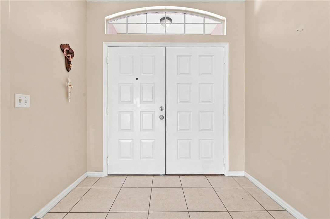 955 Riviera Avenue Sebastian, FL 32958 - Photo 8 of 34 Gallery Image 8