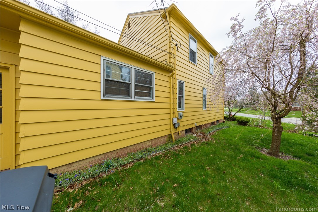 2267 Edgerton Road Cleveland, OH 44118 - Photo 29 of 33
