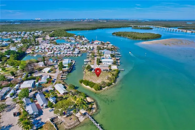 $1,899,000 | 103 Bayshore Way, Goodland, FL 34140