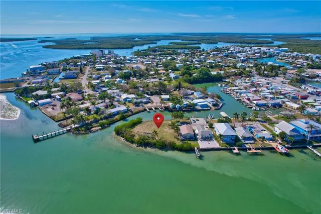 $1,899,000 | 103 Bayshore Way, Goodland, FL 34140