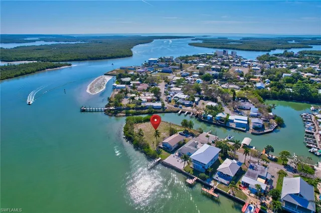 $1,899,000 | 103 Bayshore Way, Goodland, FL 34140