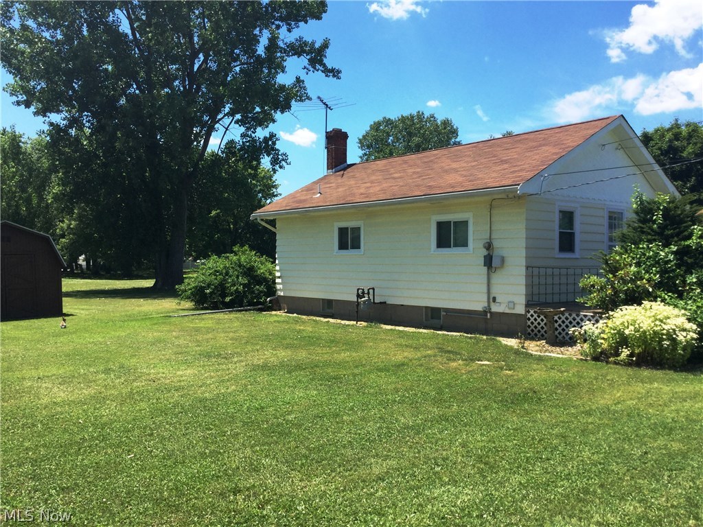 279 Nobottom Road Berea, OH 44017 - Photo 3 of 27 Gallery Image 3