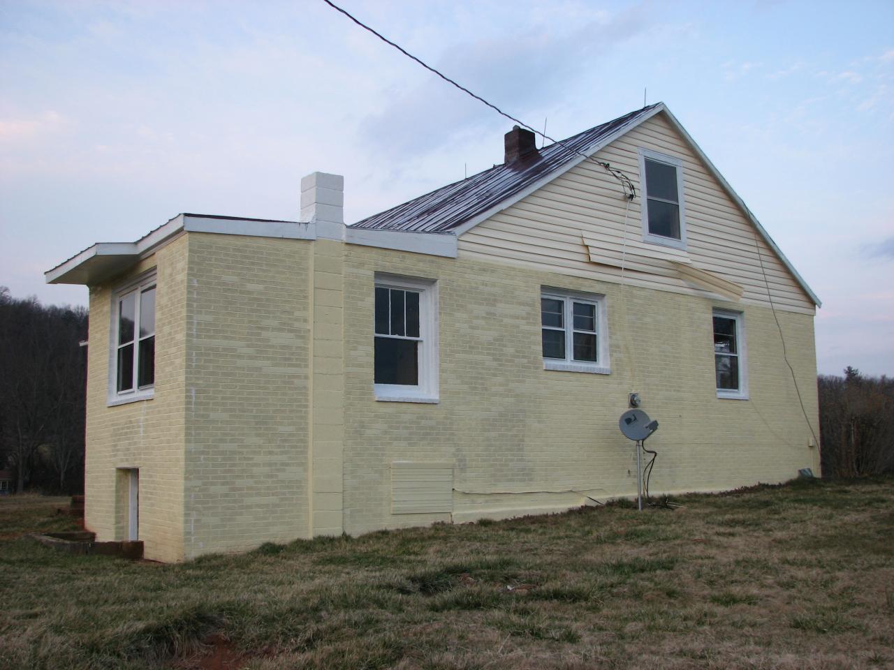 473 Slapp Creek Road Amherst, VA 24521 - Photo 3 of 5 a front view of a house with a yard