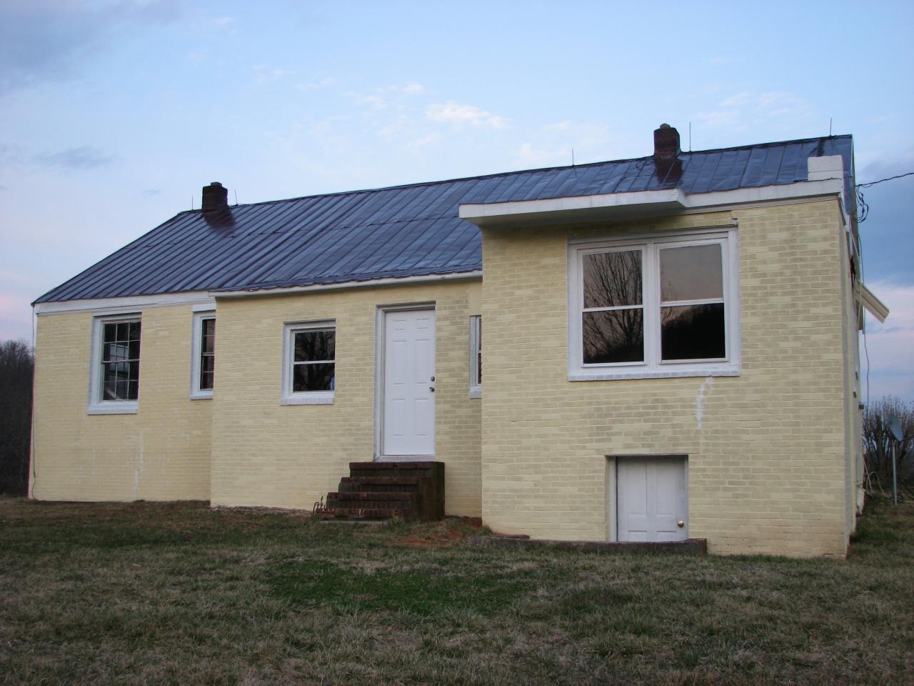 473 Slapp Creek Road Amherst, VA 24521 - Photo 4 of 5 a front view of a house with a yard