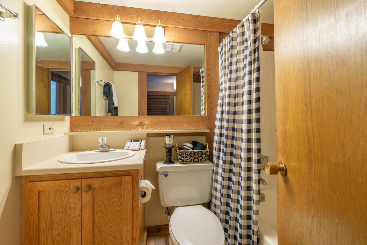 3011 Silver Strike Truckee, CA 96161 - Photo 13 of 21