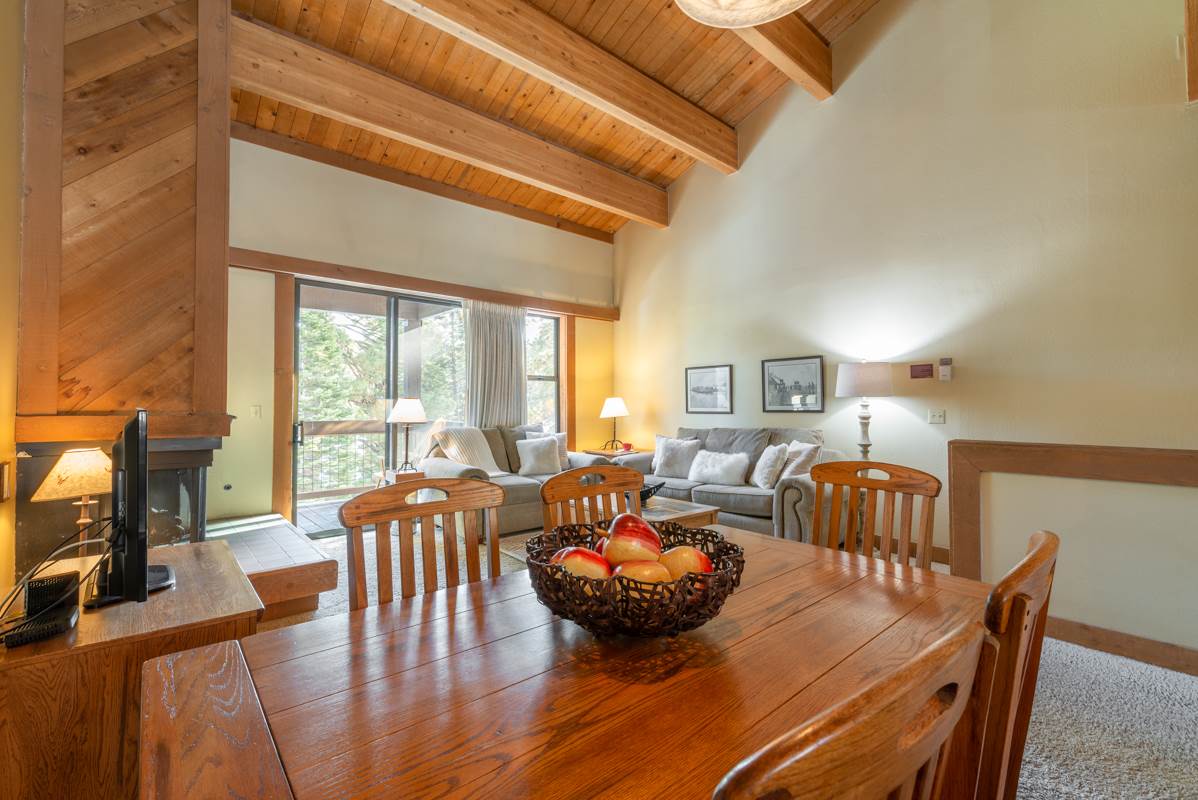 3011 Silver Strike Truckee, CA 96161 - Photo 7 of 21