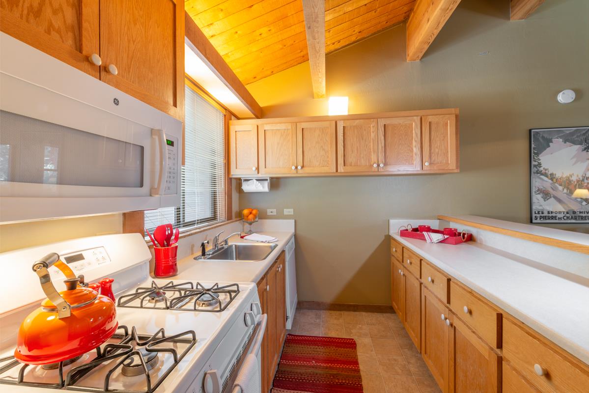 3011 Silver Strike Truckee, CA 96161 - Photo 8 of 21