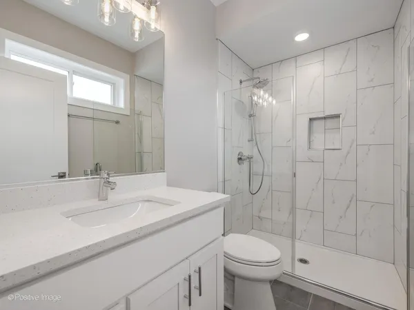 $2,895 | 4013 North Pulaski Road, Unit 3, Chicago, IL 60641