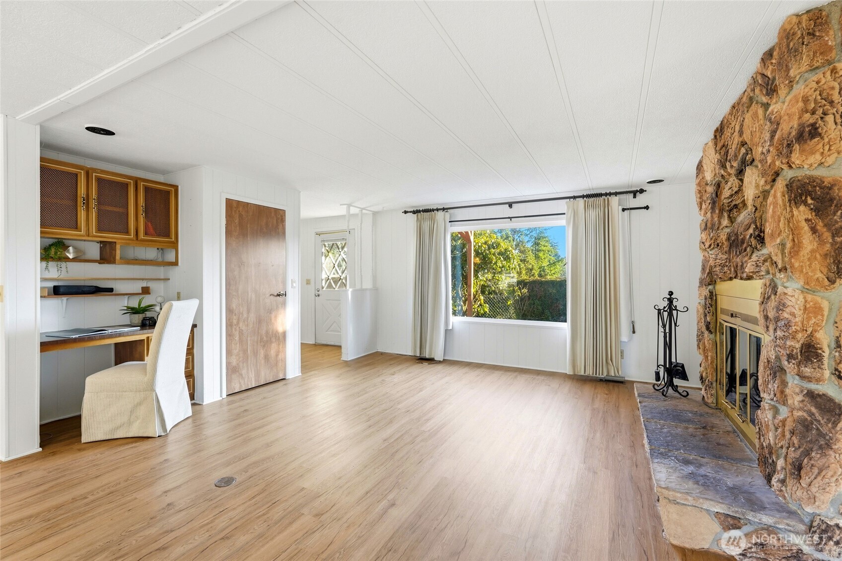 11813 Northeast 172nd Street Bothell, WA 98011 - Photo 11 of 29