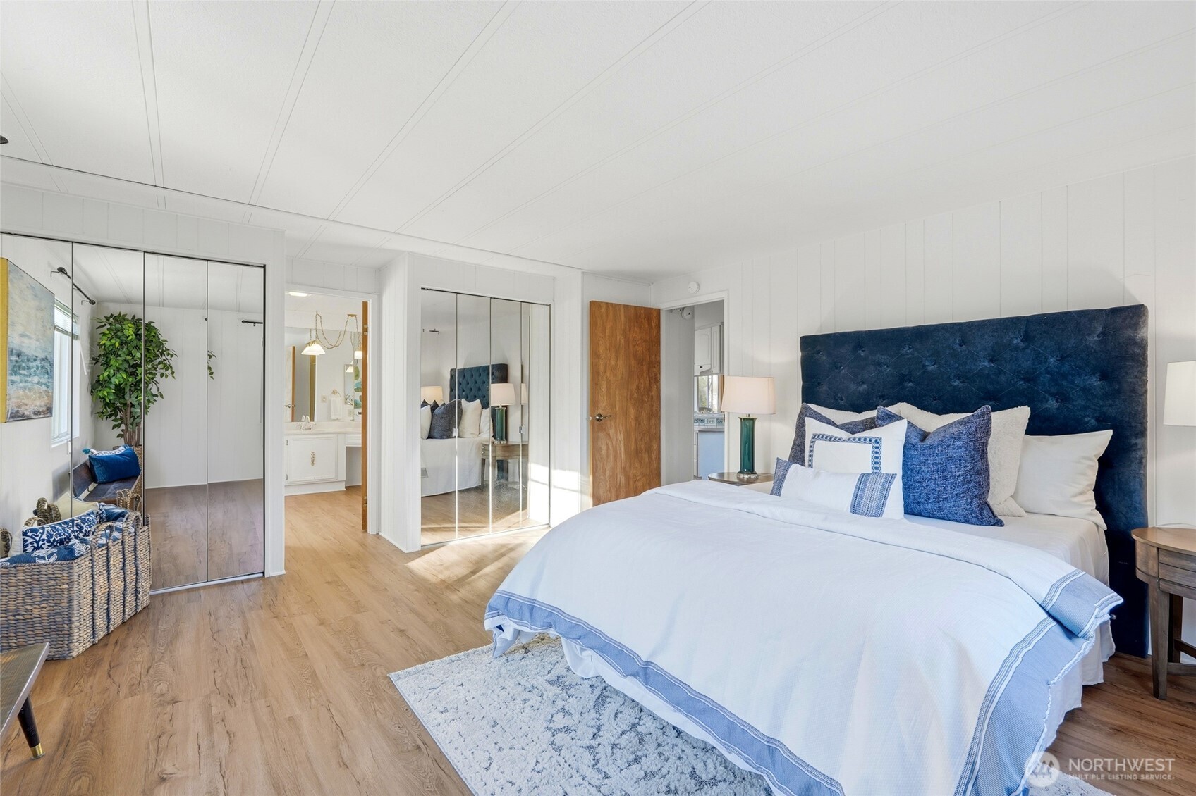 11813 Northeast 172nd Street Bothell, WA 98011 - Photo 22 of 29