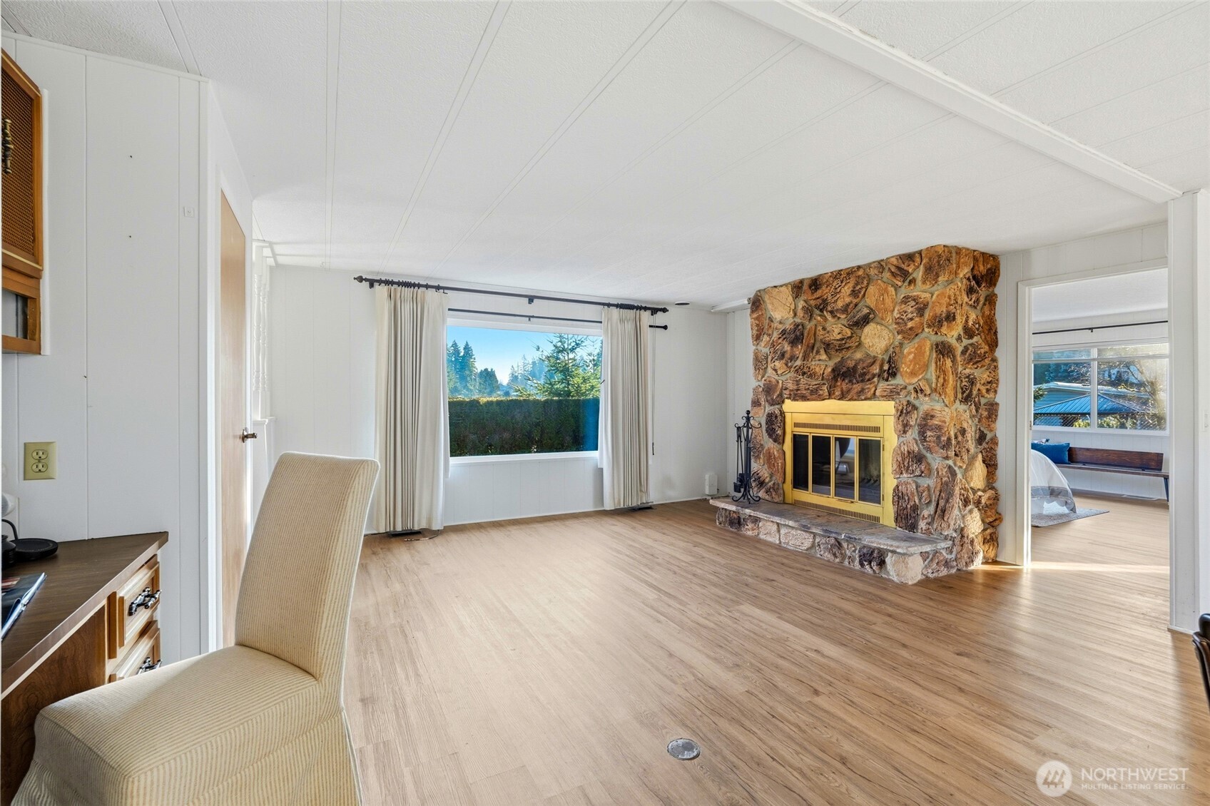 11813 Northeast 172nd Street Bothell, WA 98011 - Photo 10 of 29