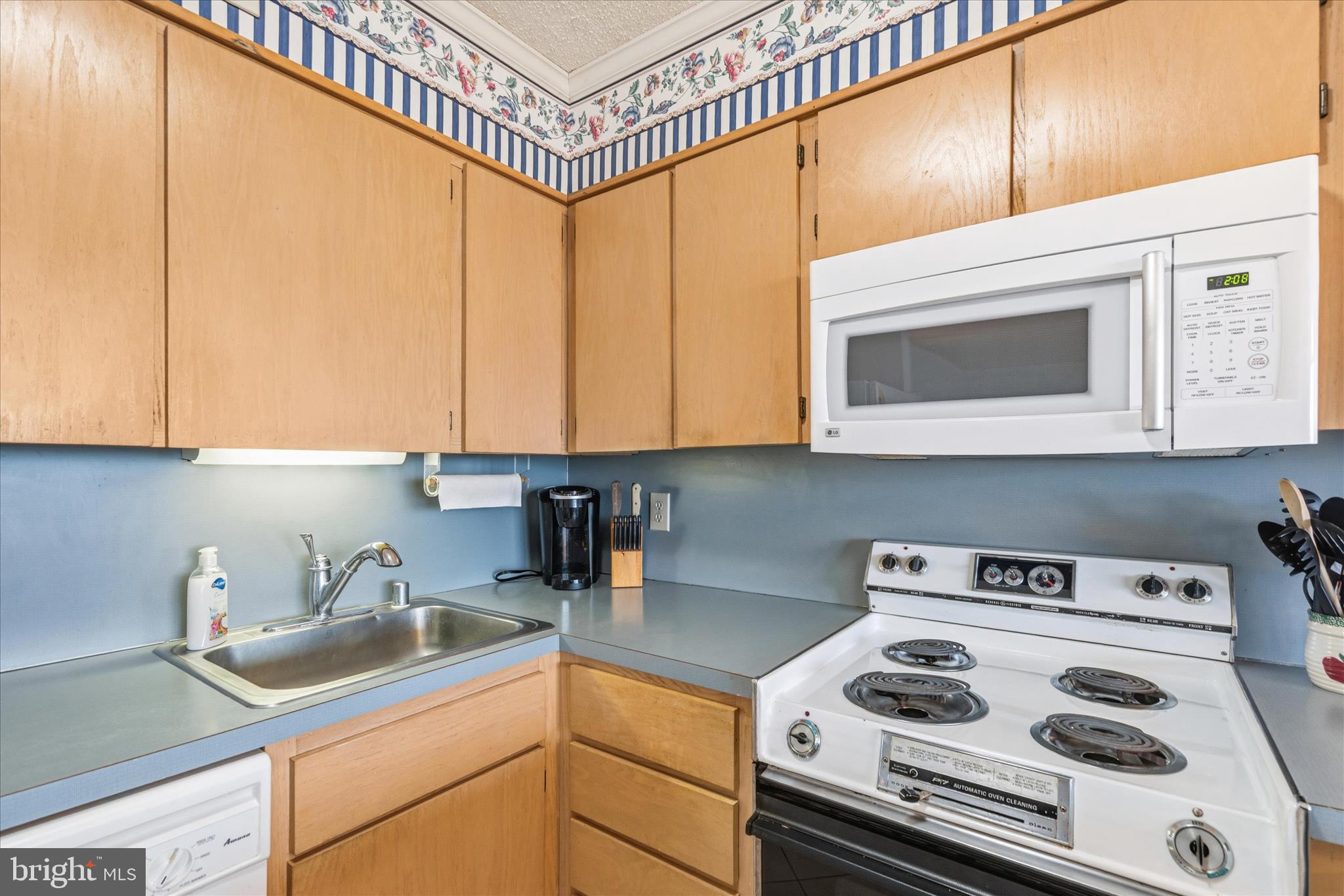 119 Old Landing Road, Unit 201B Ocean City, MD 21842 - Photo 18 of 48