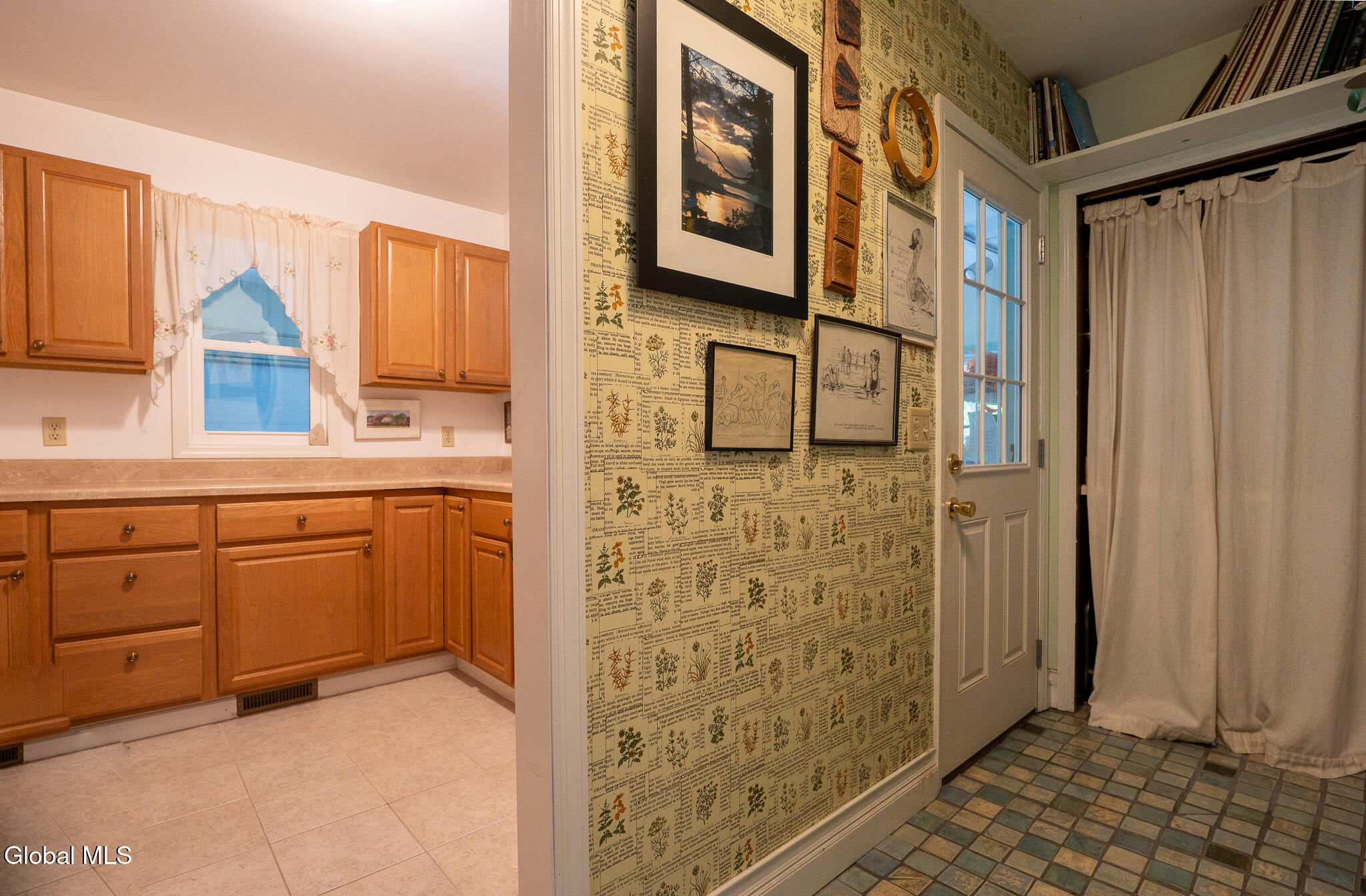 103 Union Avenue Bethlehem, NY 12054 - Photo 19 of 47 19