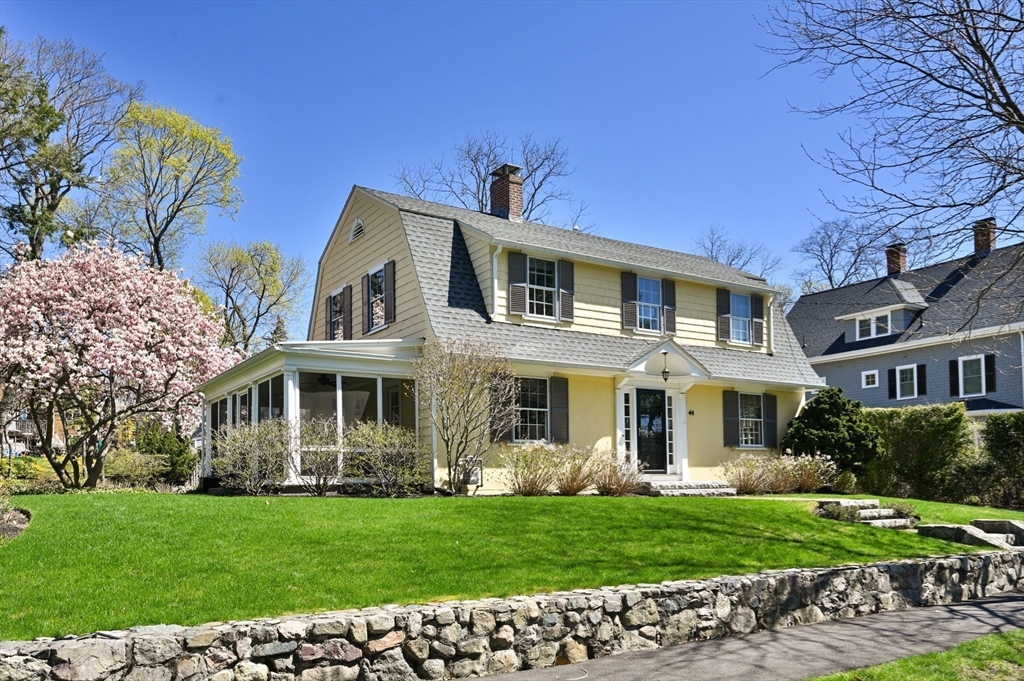 44 Bellevue Road Swampscott, MA 01907 - Photo 2 of 41 Gallery Image 2