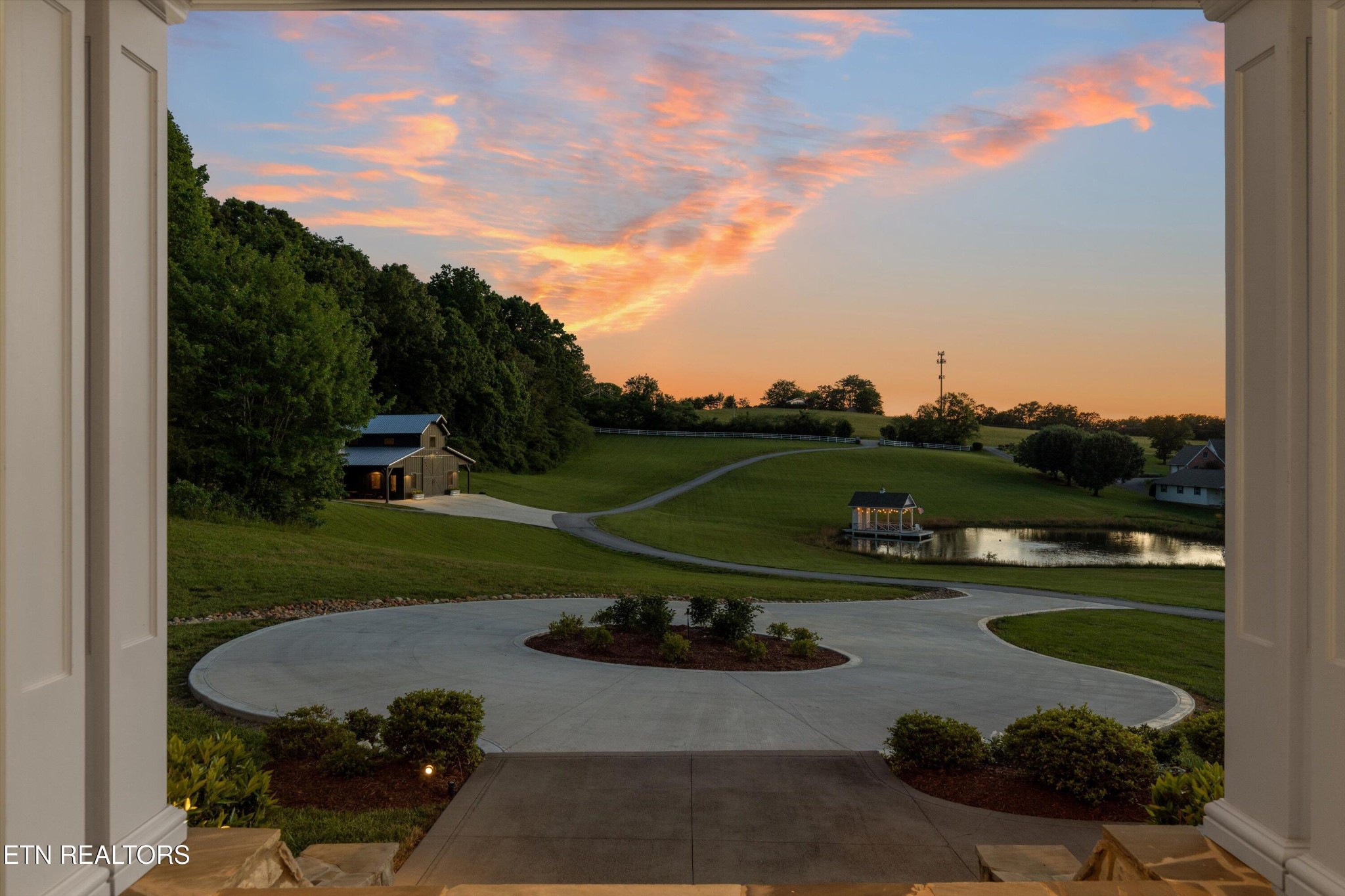 1748 Raulston Road Maryville, TN 37803 - Photo 26 of 59 a view of a table and chairs in the garden