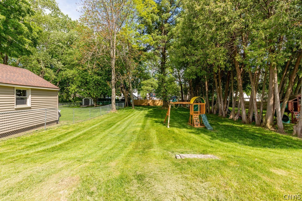 219 South Terry Road Syracuse, NY 13219 - Photo 38 of 40