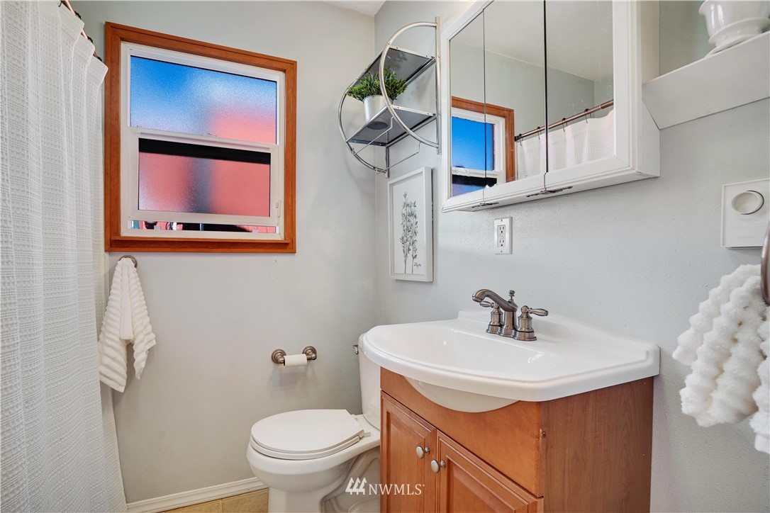 1035 South Rochester Street Tacoma, WA 98465 - Photo 11 of 22 Gallery Image 11
