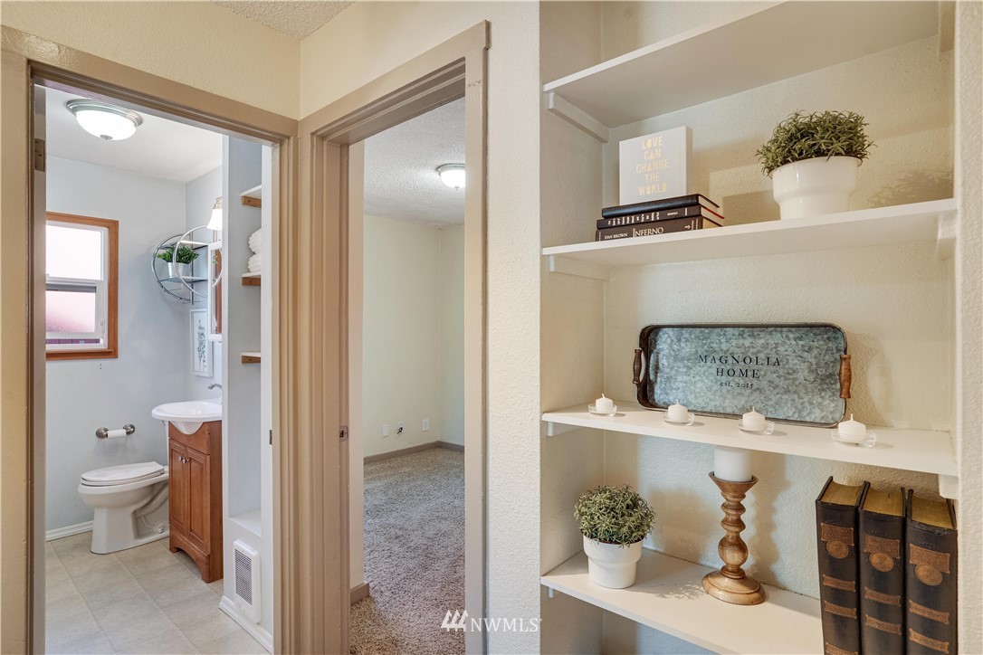 1035 South Rochester Street Tacoma, WA 98465 - Photo 10 of 22 Gallery Image 10
