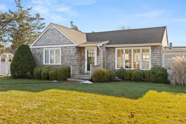 $865,500 | 5 A Bay Road, East Patchogue, NY 11772