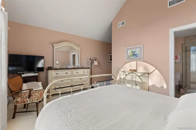 $850,000 | 5 A Bay Road, East Patchogue, NY 11772