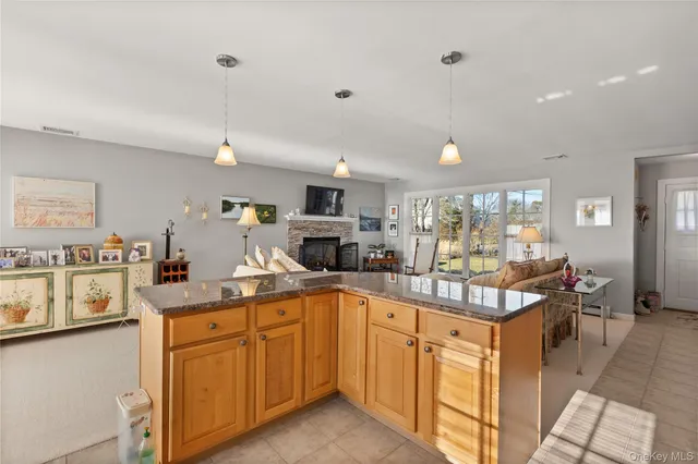 $850,000 | 5 A Bay Road, East Patchogue, NY 11772