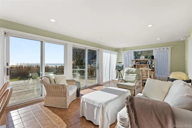 $850,000 | 5 A Bay Road, East Patchogue, NY 11772