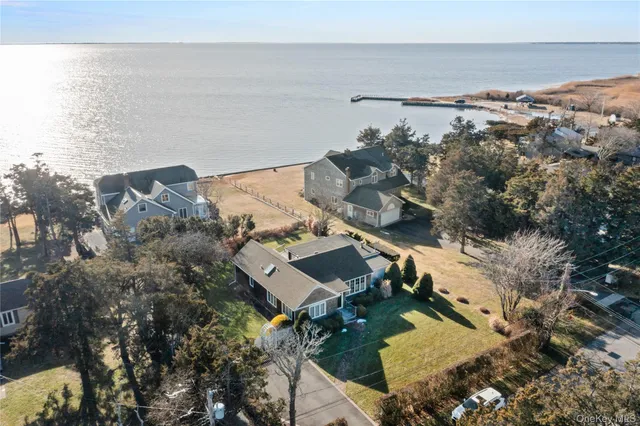 $850,000 | 5 A Bay Road, East Patchogue, NY 11772