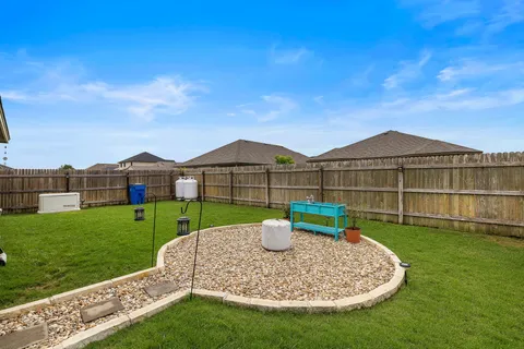 $285,000 | 125 Beth Ann Loop, Taylor, TX 76574