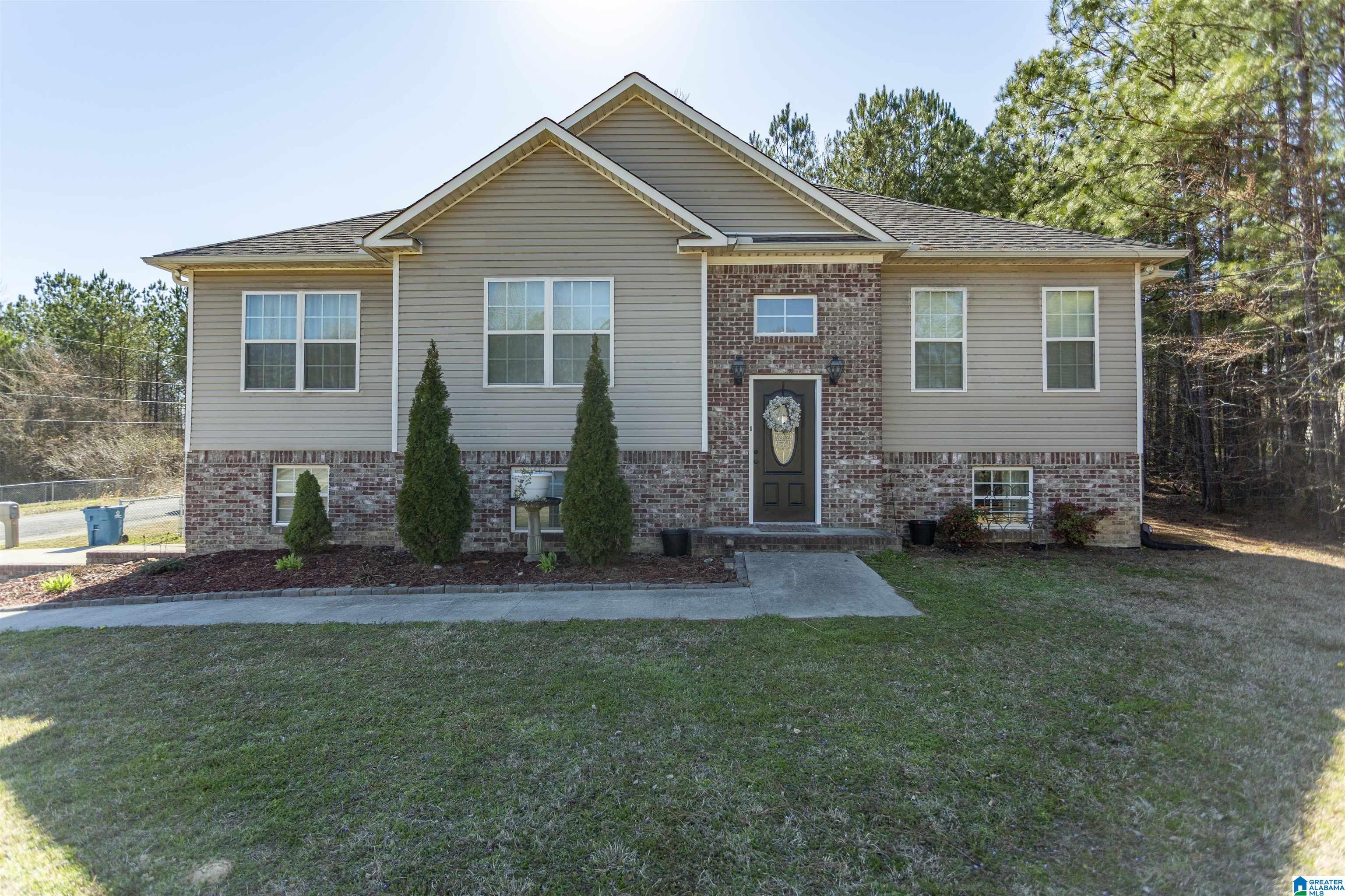 22 Megan Road Hayden, AL 35079 - Photo 2 of 31